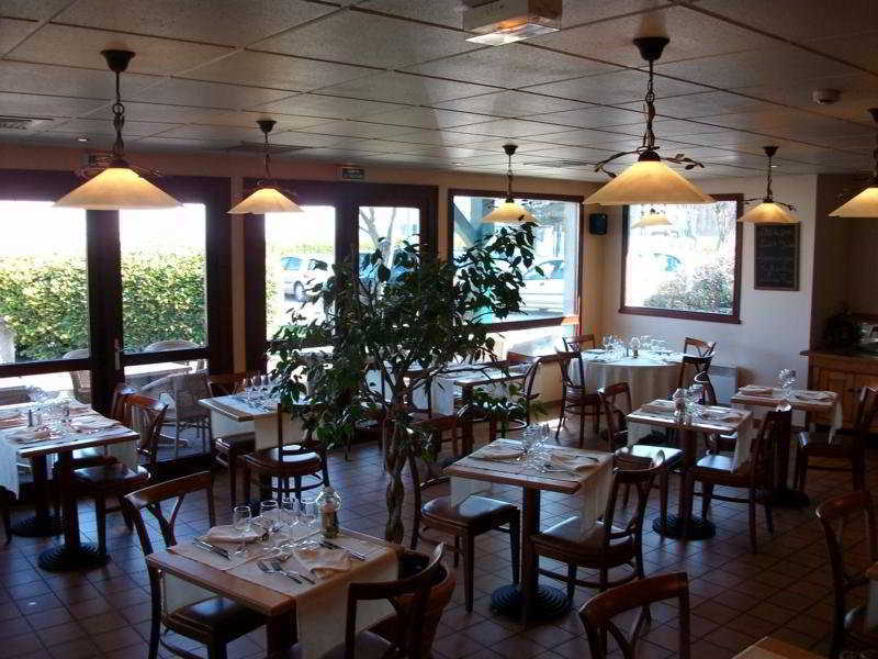 Kyriad Grenoble Sud - Seyssinet 외부 사진
