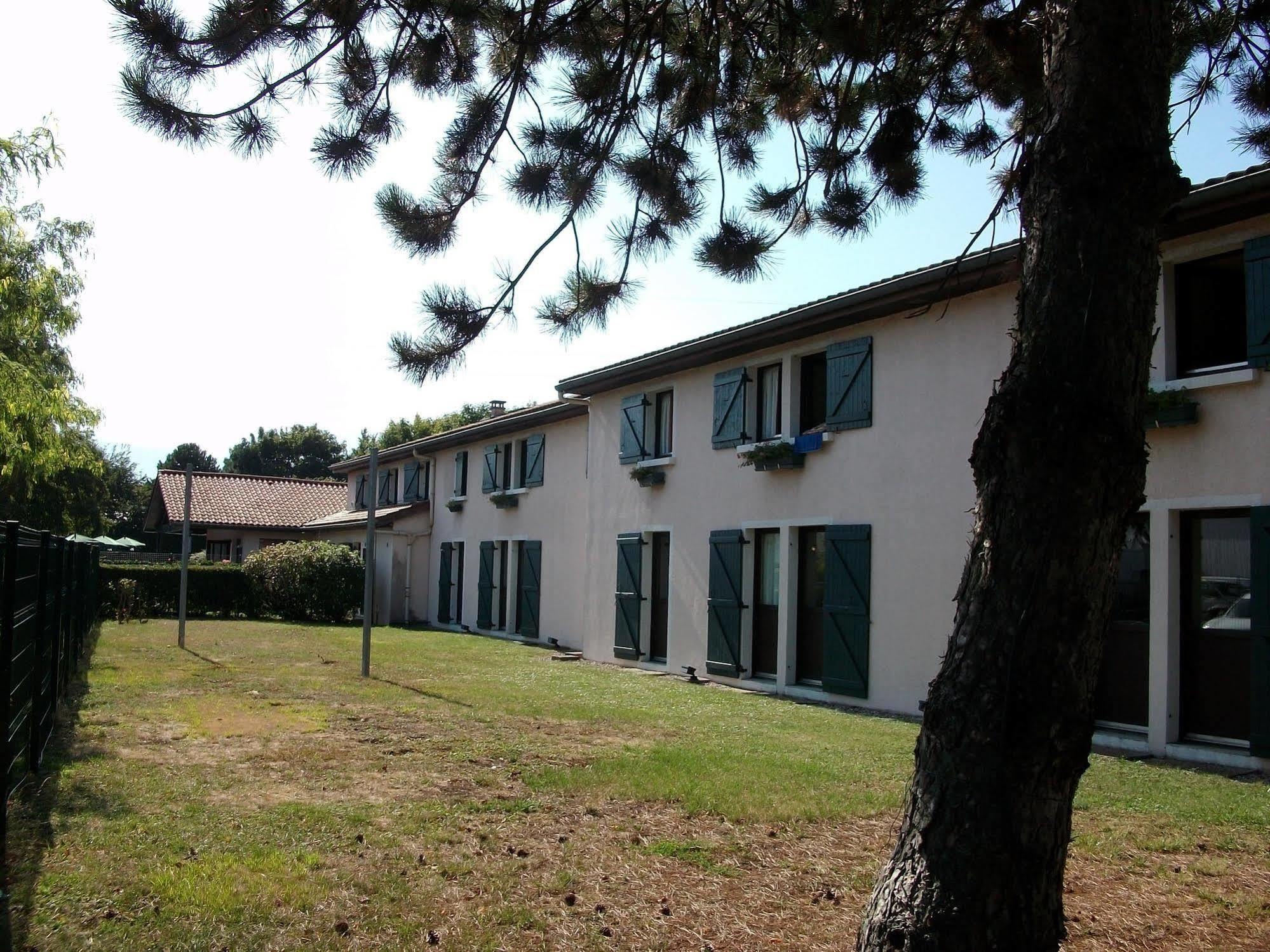 Kyriad Grenoble Sud - Seyssinet 외부 사진
